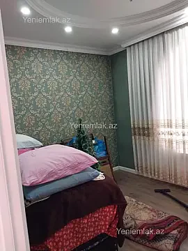 Satılır 6 otaqlı həyət evi 240 m²