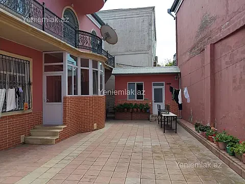 Satılır 6 otaqlı həyət evi 240 m²