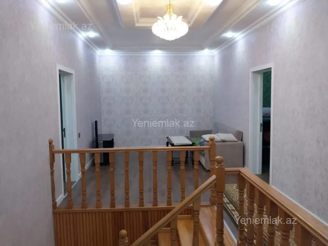 Satılır 6 otaqlı həyət evi 240 m²