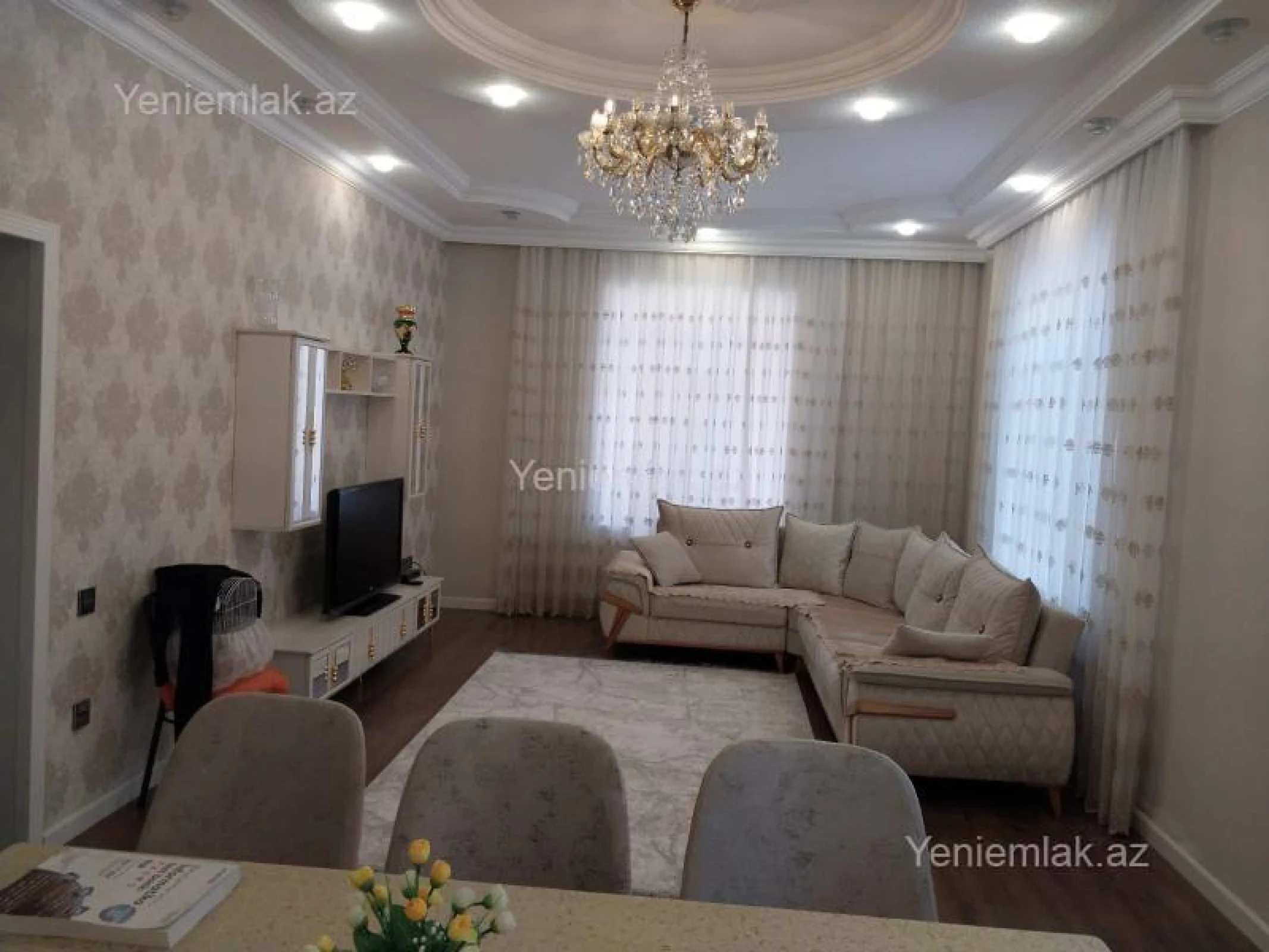 Satılır 6 otaqlı həyət evi 240 m²