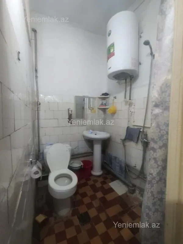 Satılır 2 otaqlı köhnə tikili 60 m²