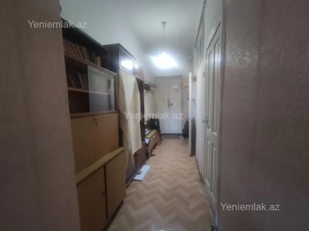 Satılır 2 otaqlı köhnə tikili 60 m²