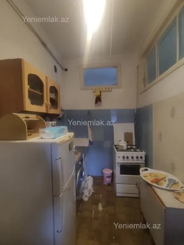 Satılır 2 otaqlı köhnə tikili 60 m²
