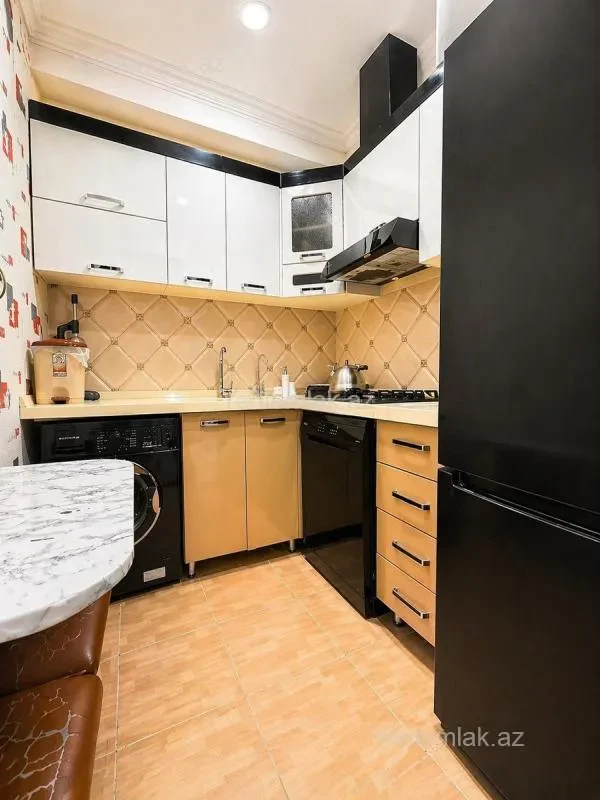 Satılır 3 otaqlı yeni tikili 80 m²