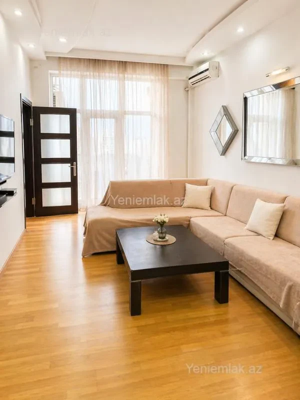 Satılır 3 otaqlı yeni tikili 70 m²