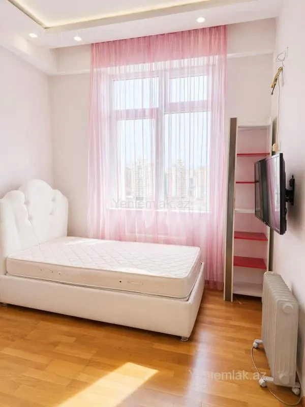 Satılır 3 otaqlı yeni tikili 70 m²