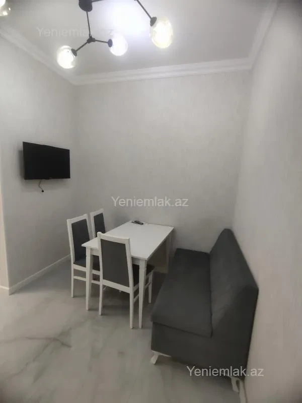 Satılır 2 otaqlı yeni tikili 80 m²