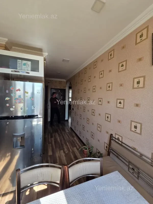 Satılır 2 otaqlı köhnə tikili 60 m²