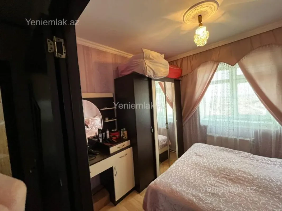 Satılır 3 otaqlı köhnə tikili 76 m²