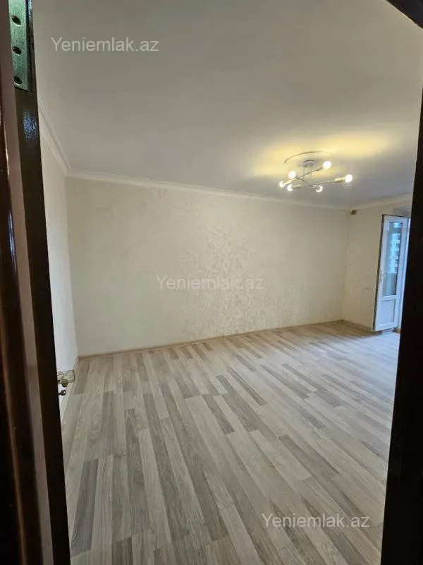 Satılır 2 otaqlı köhnə tikili 50 m²