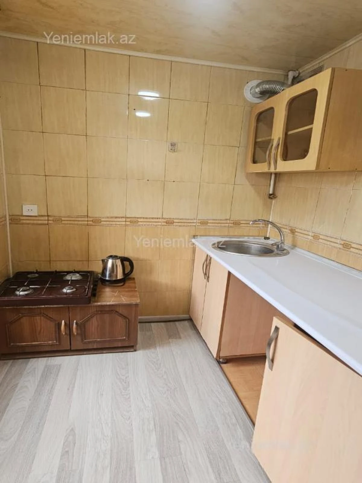 Satılır 2 otaqlı köhnə tikili 50 m²
