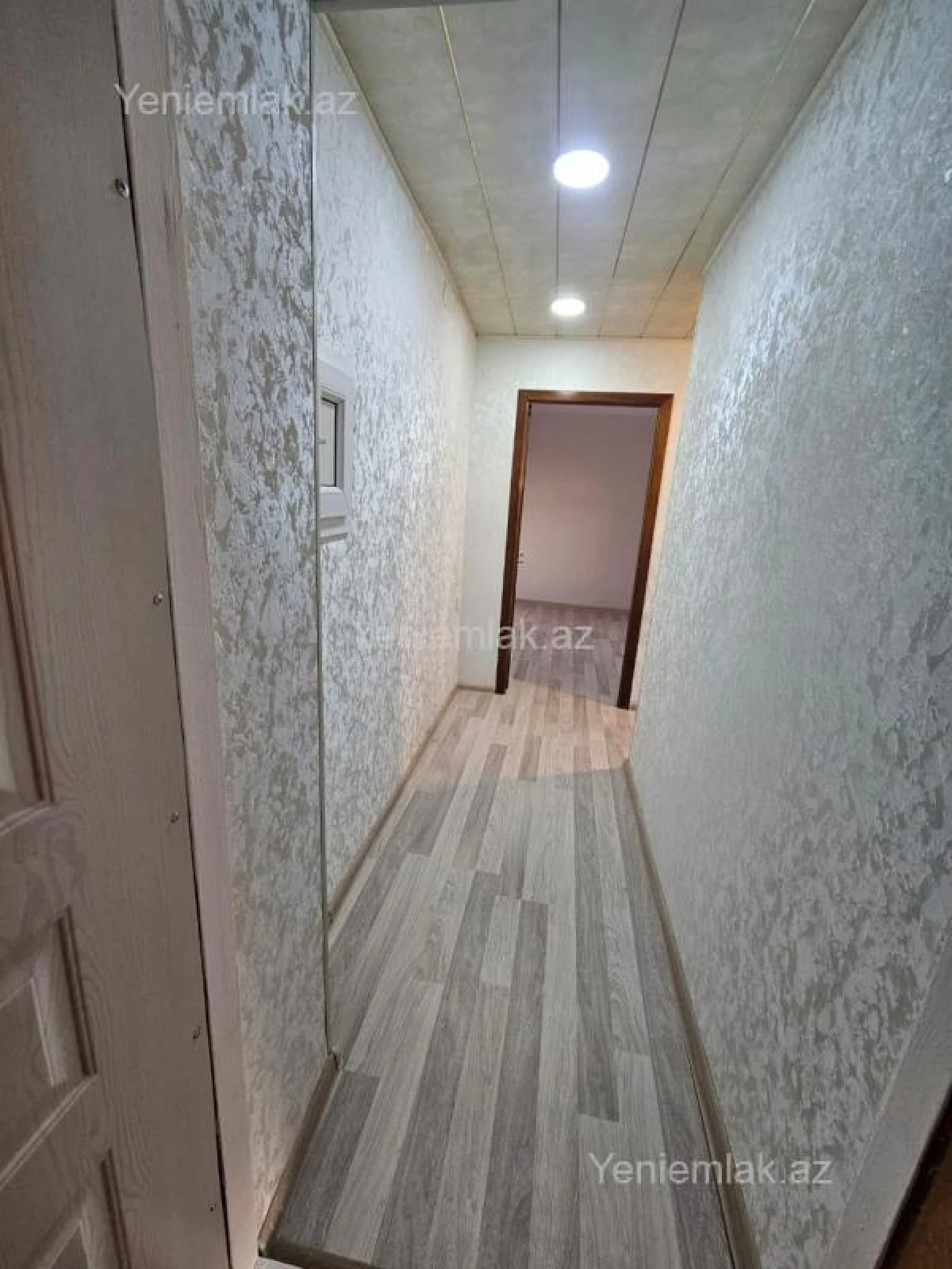 Satılır 2 otaqlı köhnə tikili 50 m²