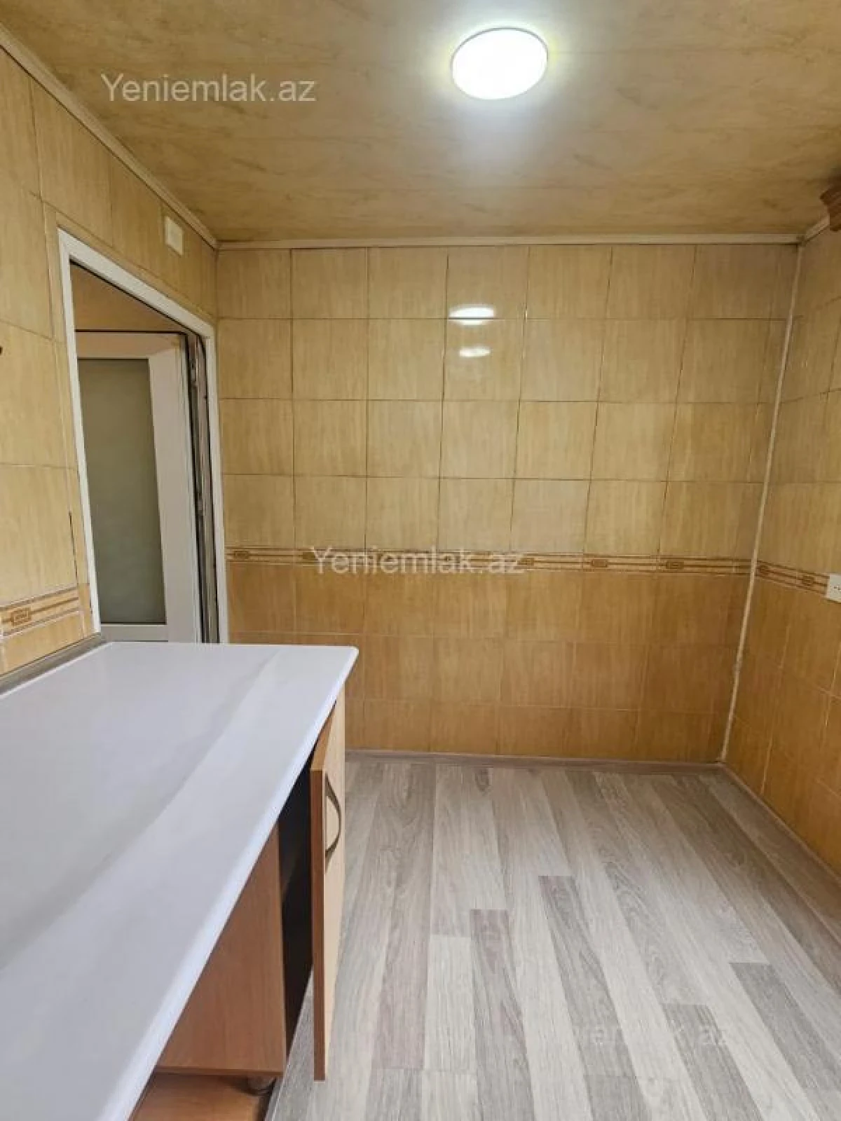 Satılır 2 otaqlı köhnə tikili 50 m²