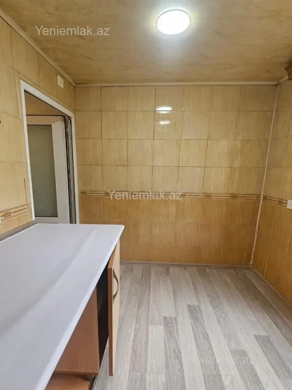 Satılır 2 otaqlı köhnə tikili 50 m²