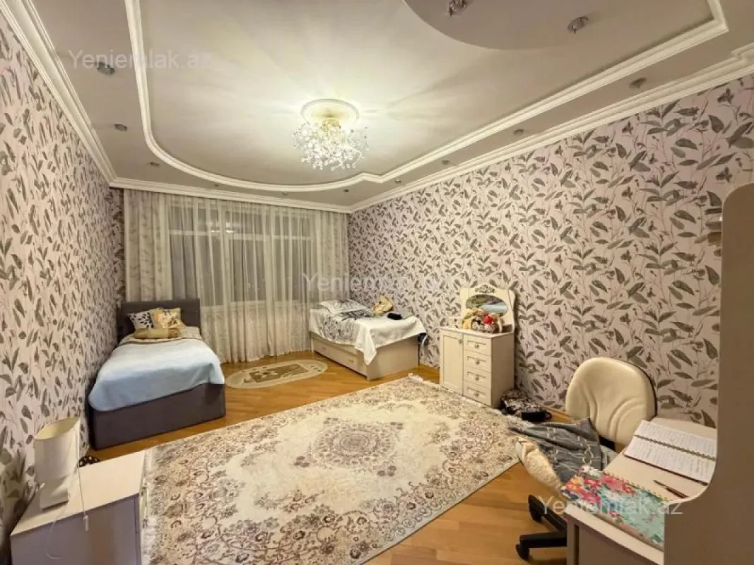 Satılır 3 otaqlı yeni tikili 135 m²