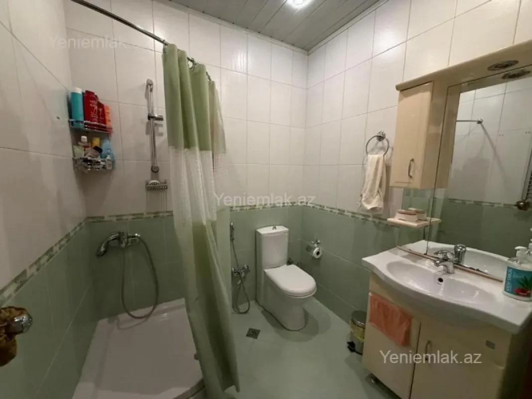 Satılır 3 otaqlı yeni tikili 135 m²