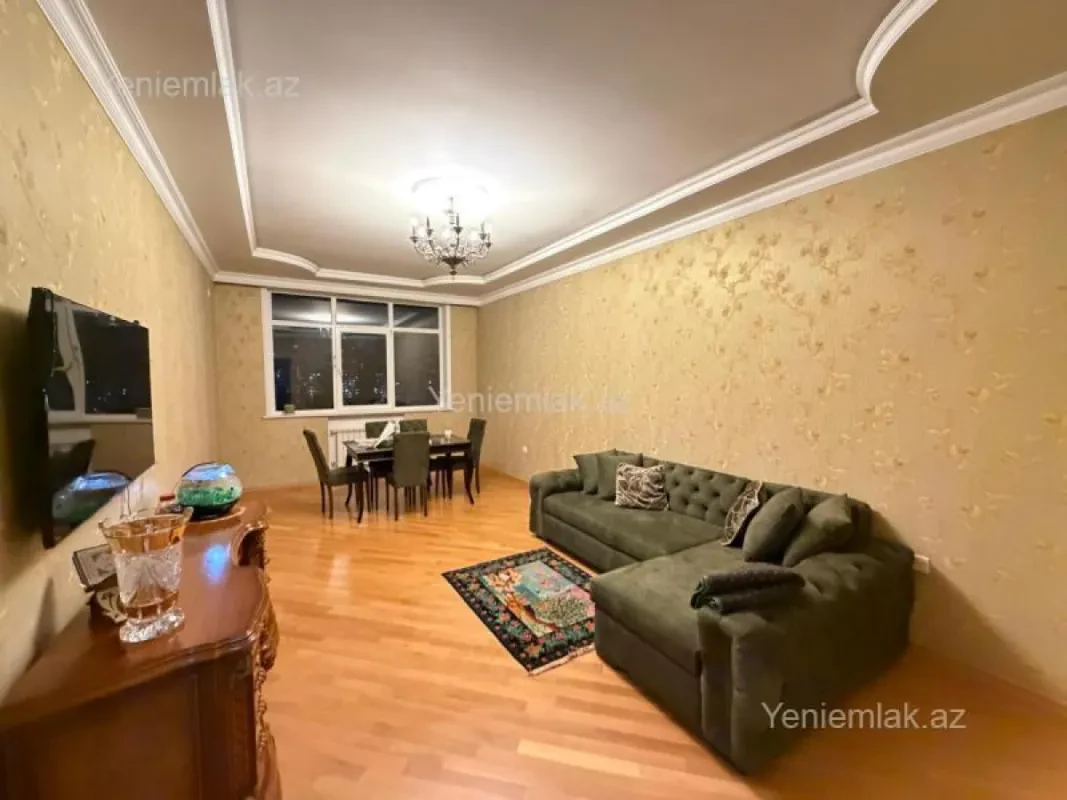 Satılır 3 otaqlı yeni tikili 135 m²