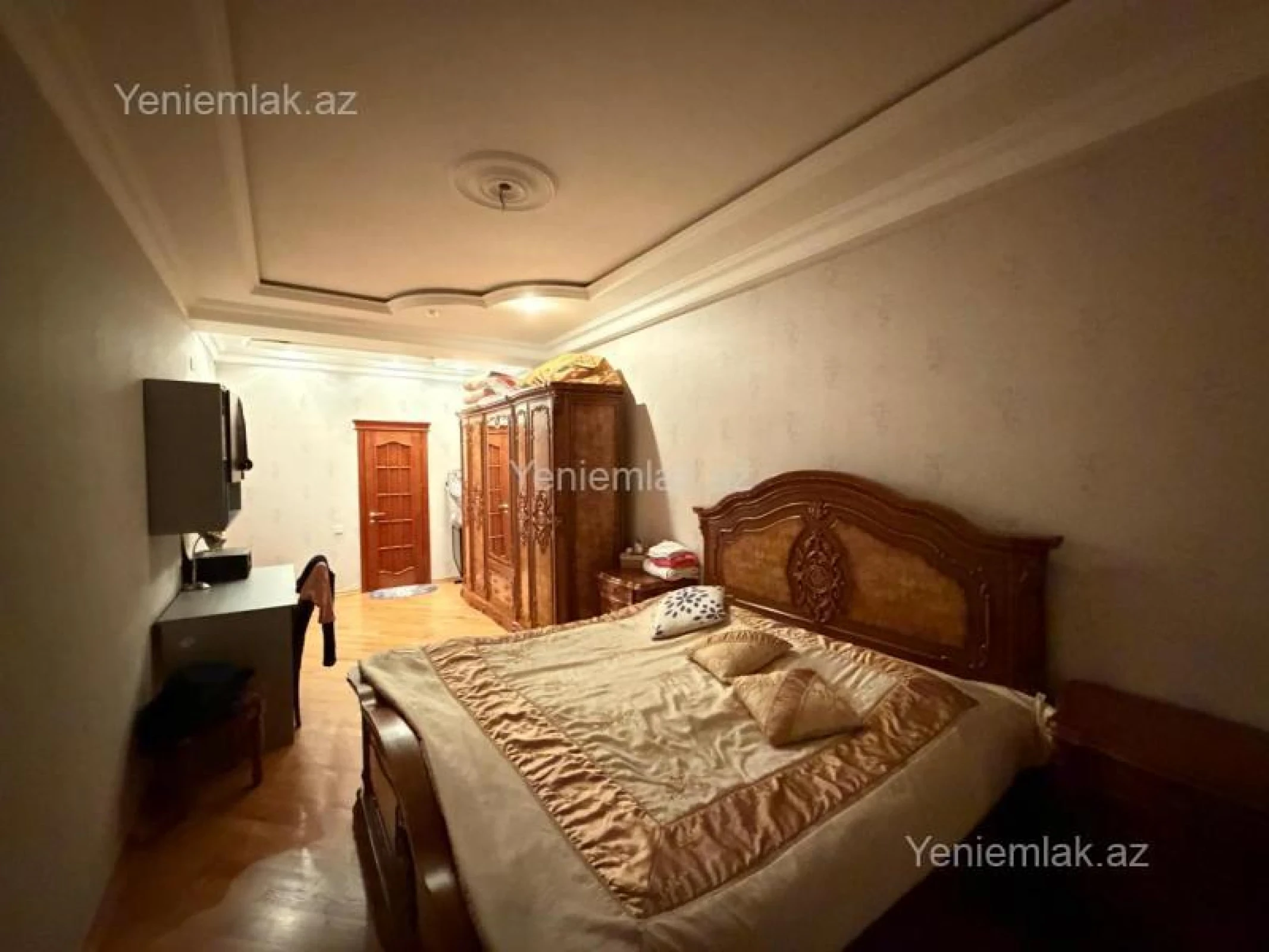Satılır 3 otaqlı yeni tikili 135 m²