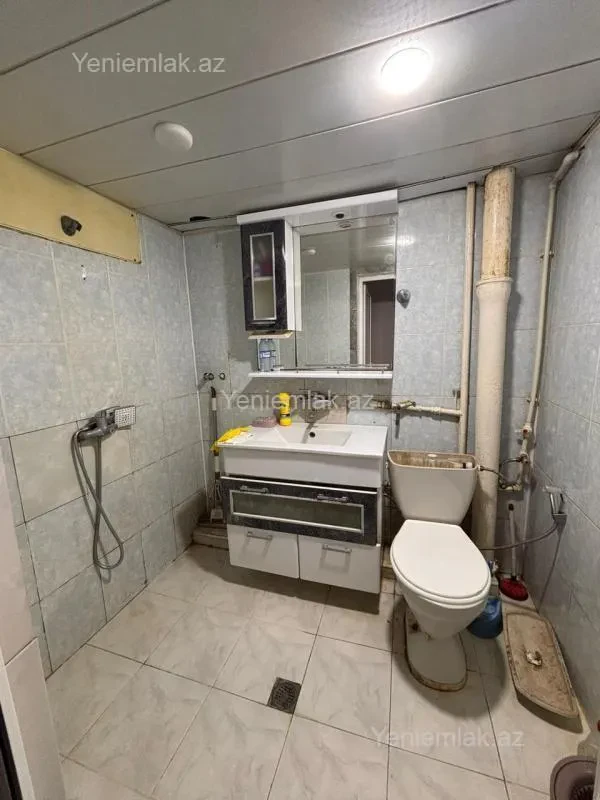 Satılır 1 otaqlı köhnə tikili 30 m²