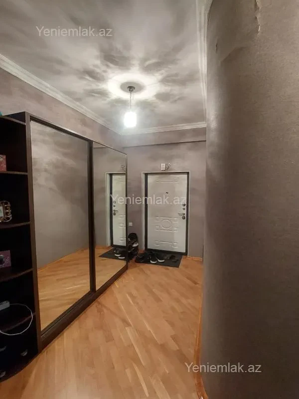 Satılır 3 otaqlı yeni tikili 130 m²
