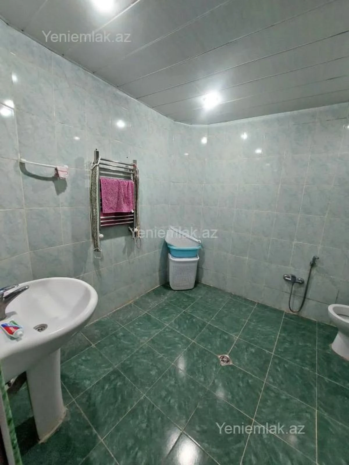 Satılır 3 otaqlı yeni tikili 130 m²