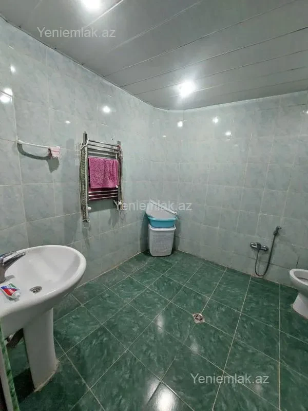 Satılır 3 otaqlı yeni tikili 130 m²