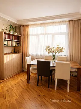 Satılır 3 otaqlı köhnə tikili 100 m² — Bakı, Nizami 3 otaq 100.00 m²
