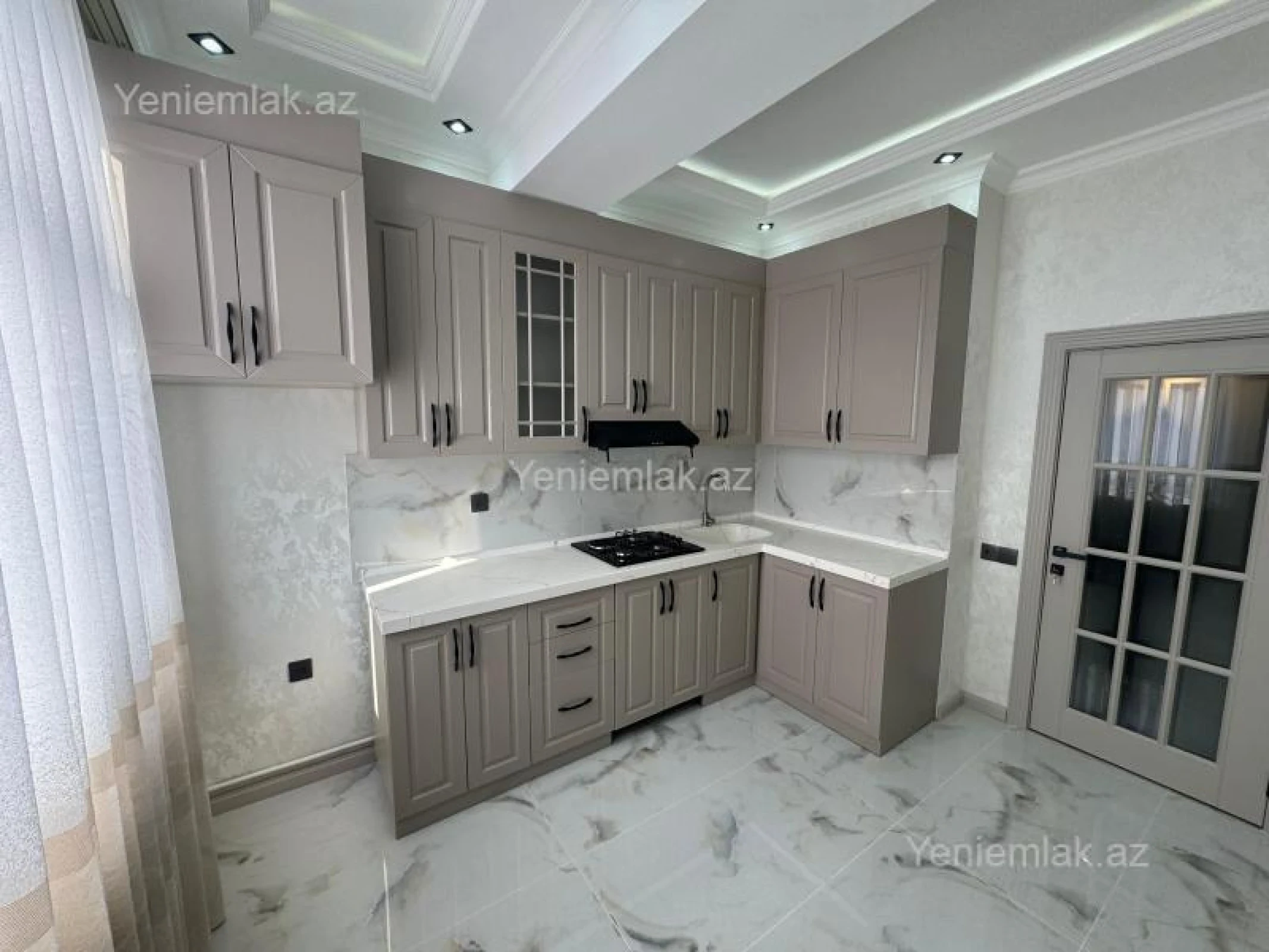Satılır 2 otaqlı yeni tikili 92 m²