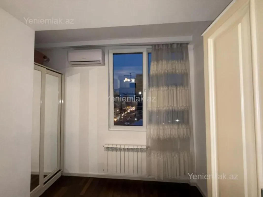 Satılır 2 otaqlı köhnə tikili 65 m²