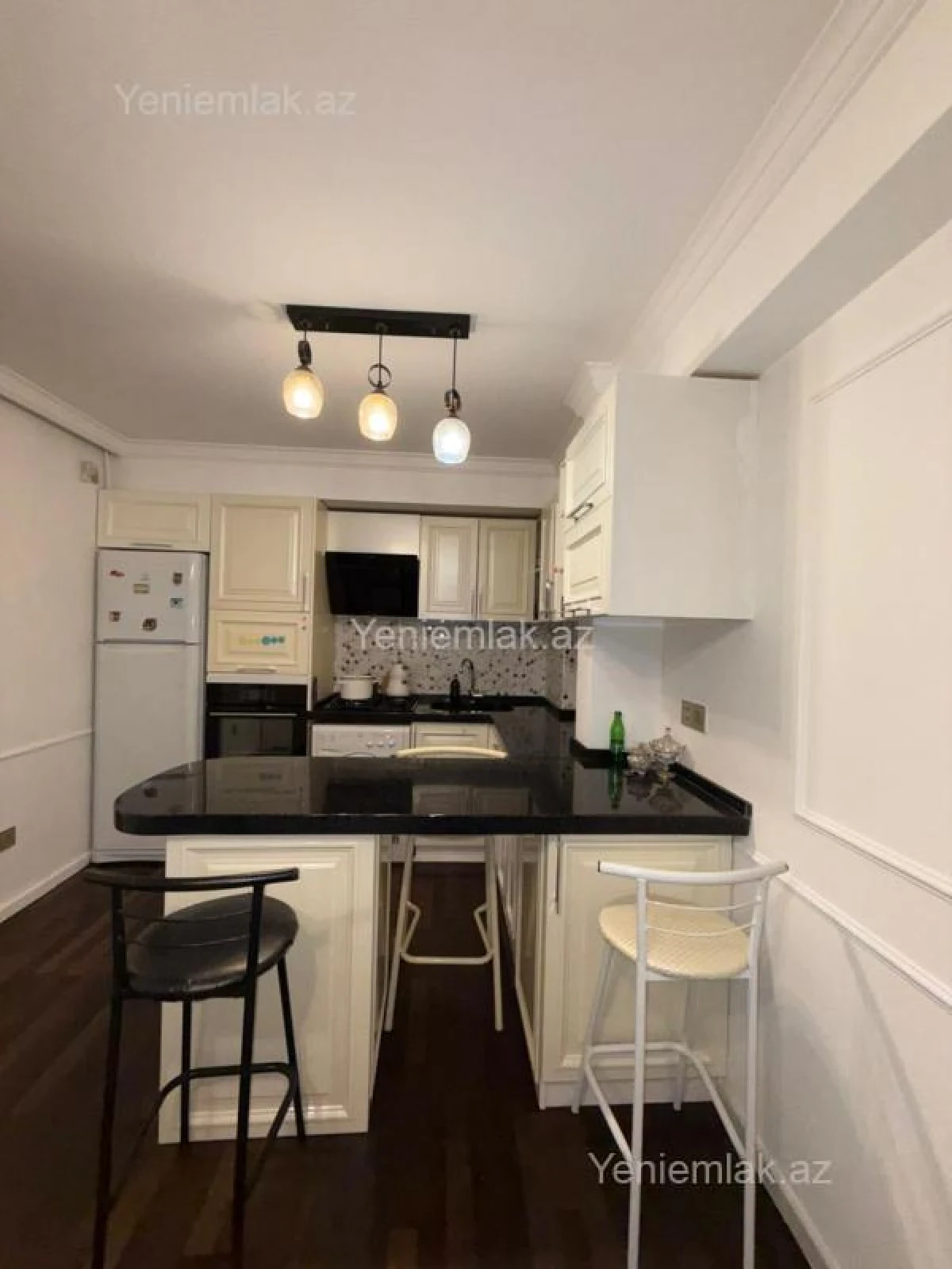 Satılır 2 otaqlı köhnə tikili 65 m²