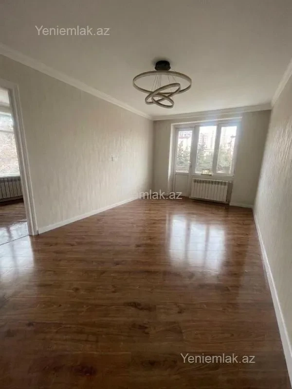 Satılır 2 otaqlı köhnə tikili 50 m²