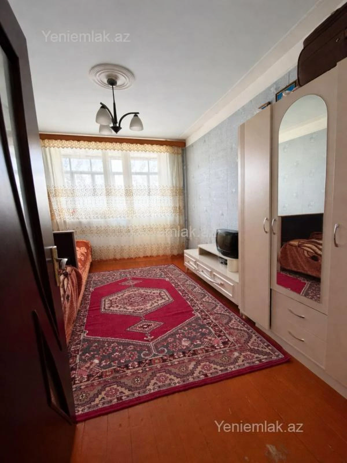 Satılır 3 otaqlı köhnə tikili 80 m²