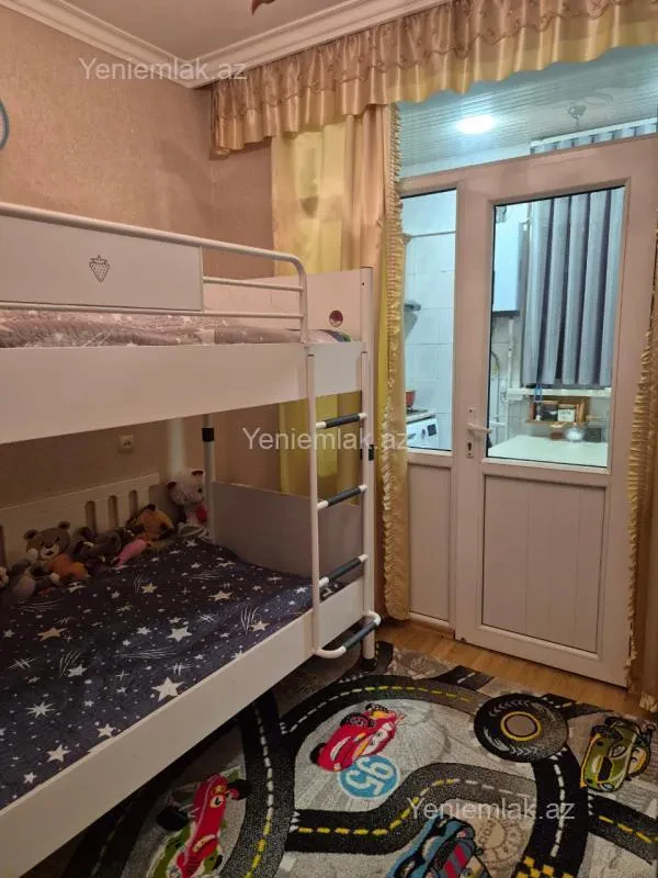 Satılır 2 otaqlı köhnə tikili 57 m²