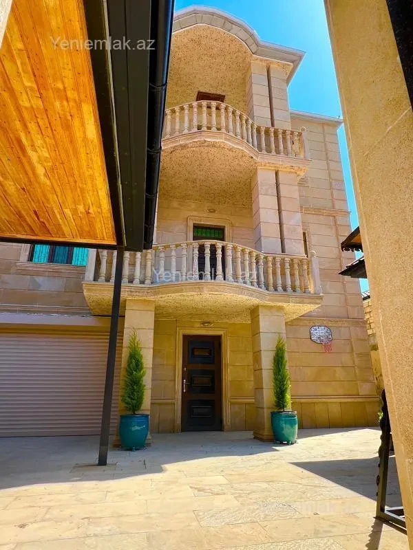 Satılır 6 otaqlı həyət evi 300 m²