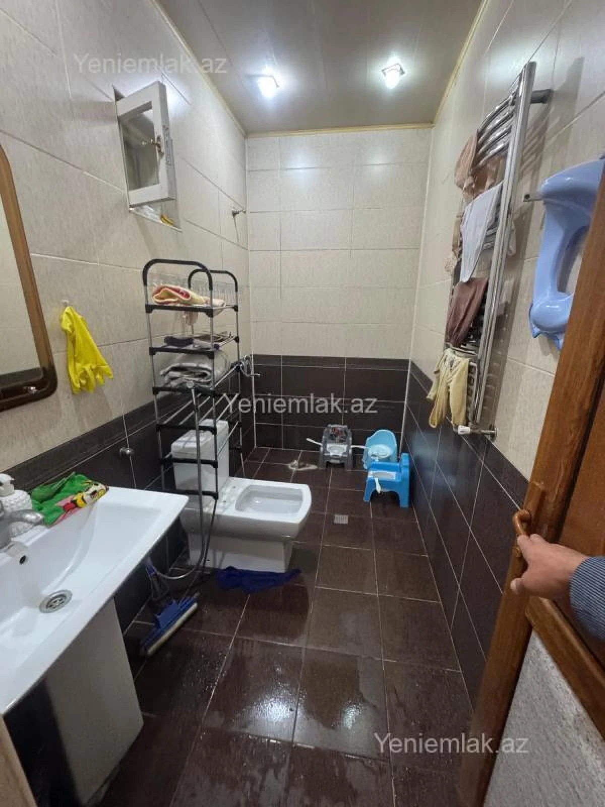 Satılır 5 otaqlı obyekt 412 m²