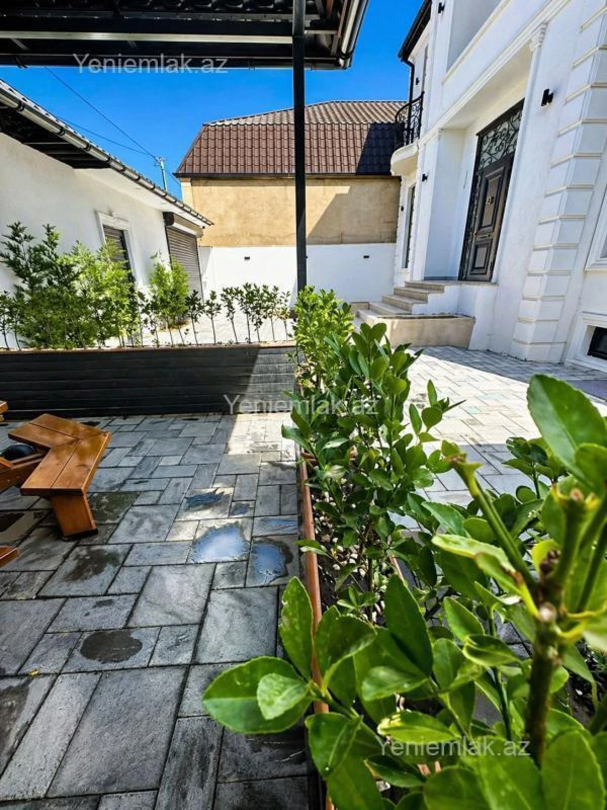 Satılır 5 otaqlı həyət evi 450 m²
