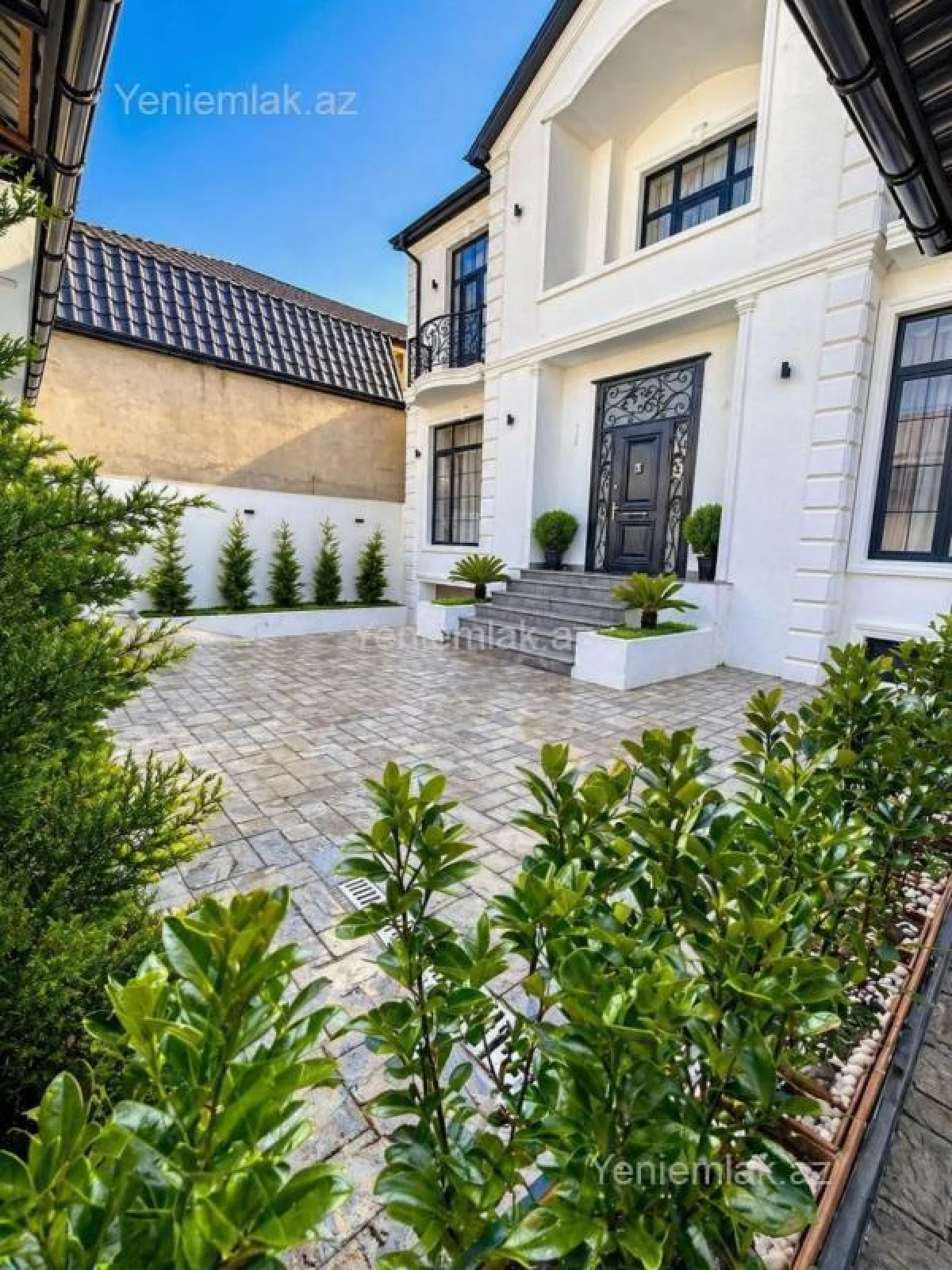 Satılır 5 otaqlı həyət evi 450 m²