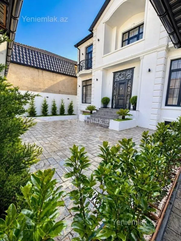 Satılır 5 otaqlı həyət evi 450 m²