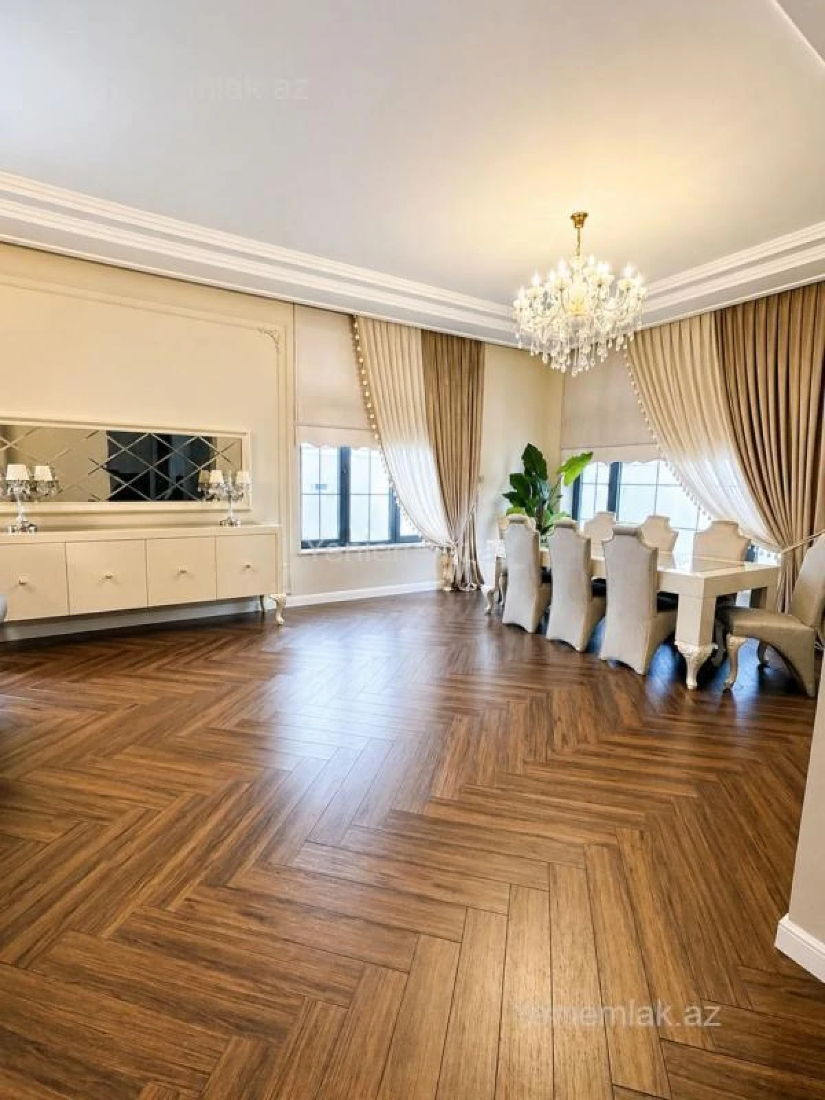 Satılır 5 otaqlı həyət evi 450 m²