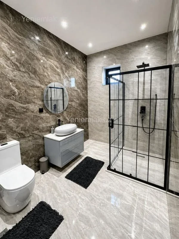 Satılır 5 otaqlı həyət evi 450 m²