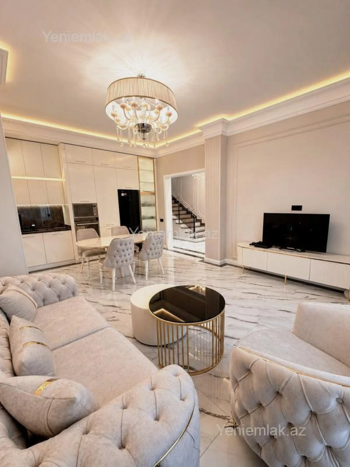 Satılır 5 otaqlı həyət evi 450 m²