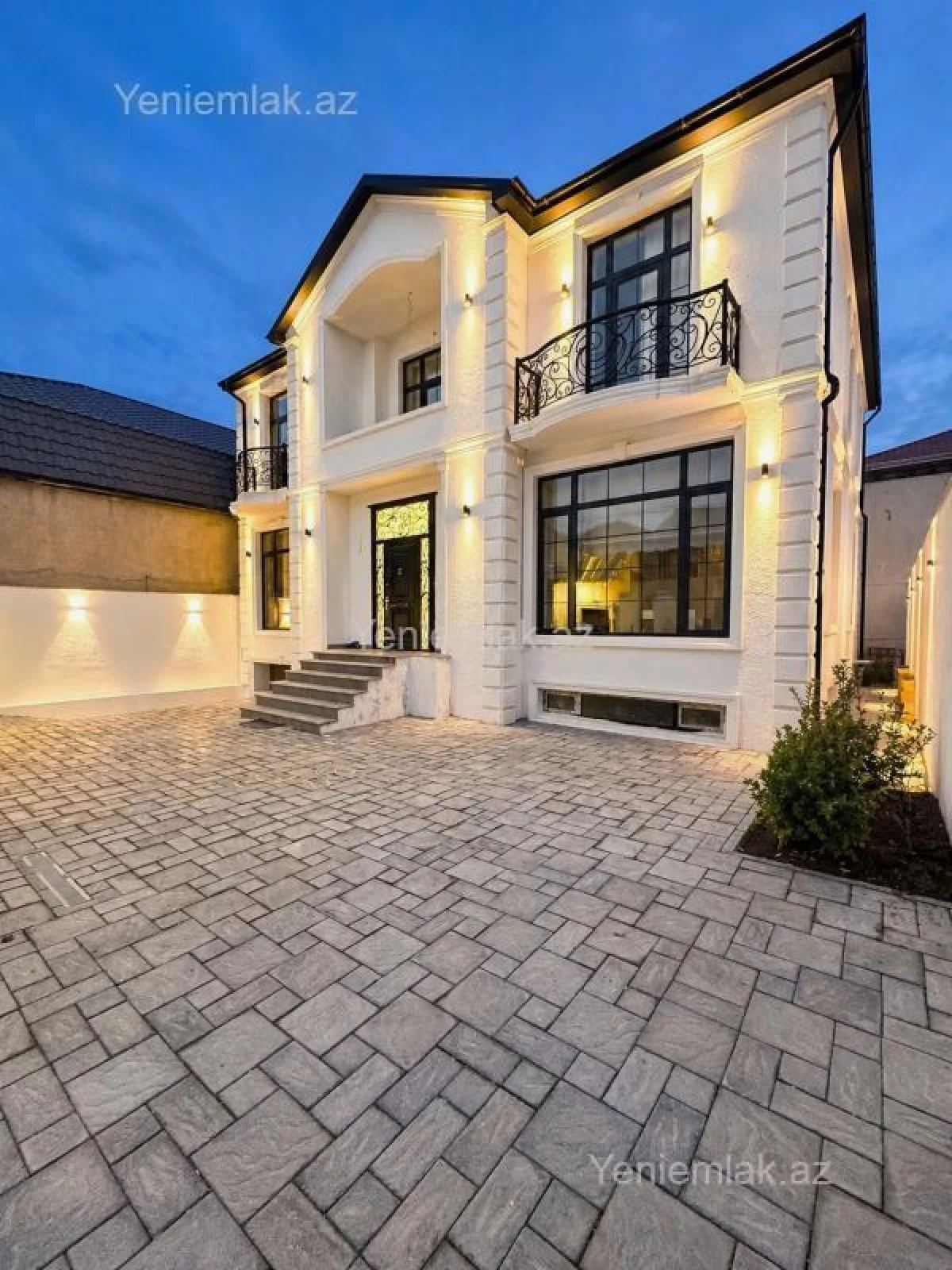Satılır 5 otaqlı həyət evi 450 m²