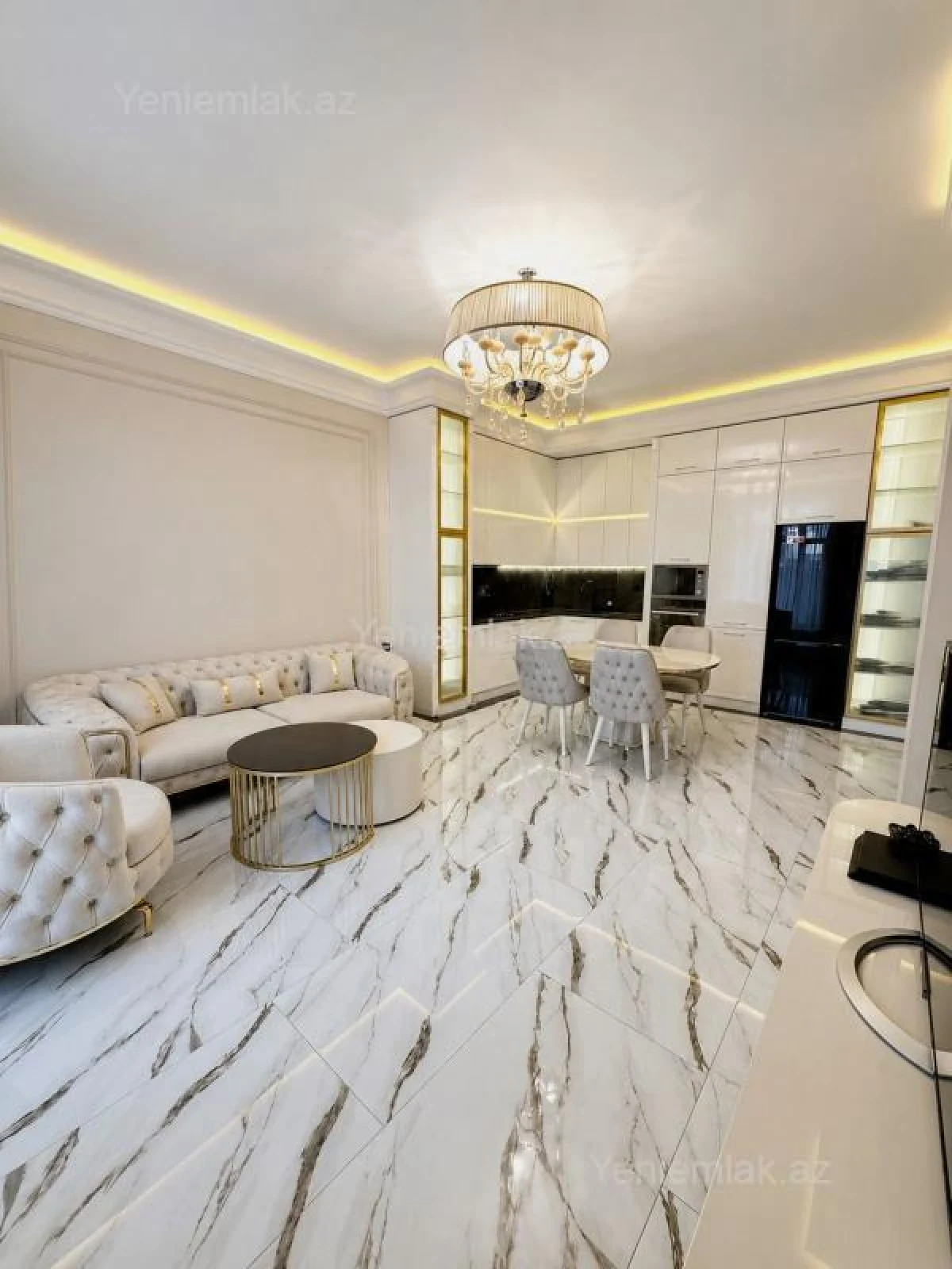 Satılır 5 otaqlı həyət evi 450 m²