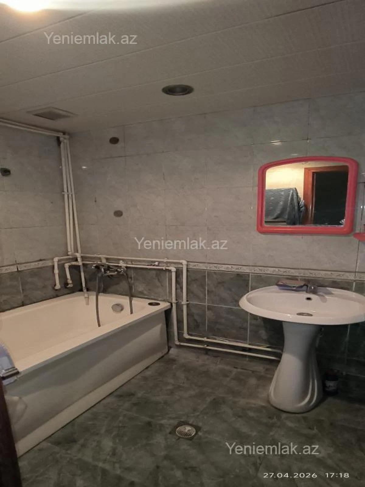 Satılır 2 otaqlı köhnə tikili 65 m²