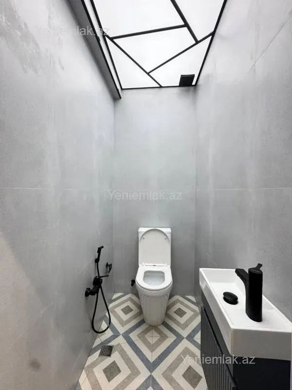 Satılır 2 otaqlı yeni tikili 82 m²