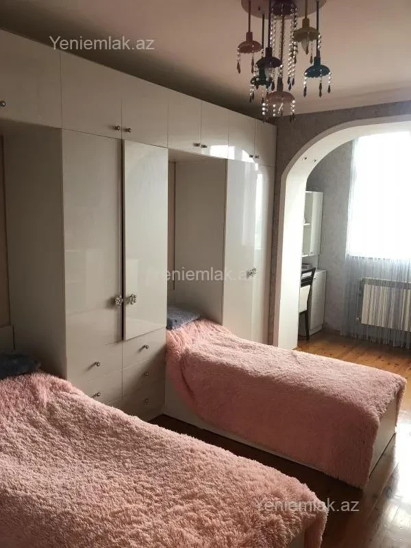 Satılır 3 otaqlı köhnə tikili 80 m²