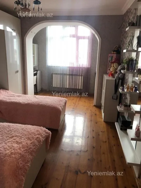 Satılır 3 otaqlı köhnə tikili 80 m²