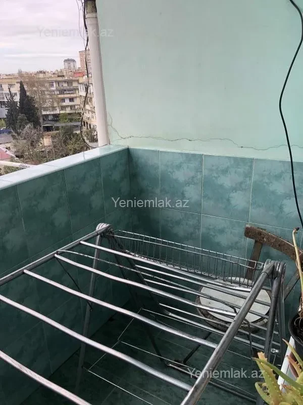 Satılır 3 otaqlı köhnə tikili 80 m²