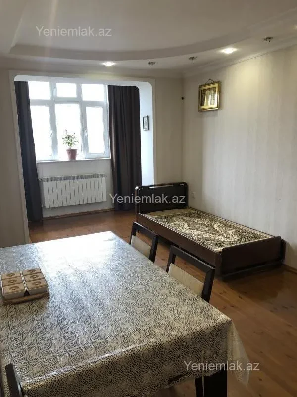 Satılır 3 otaqlı köhnə tikili 80 m²