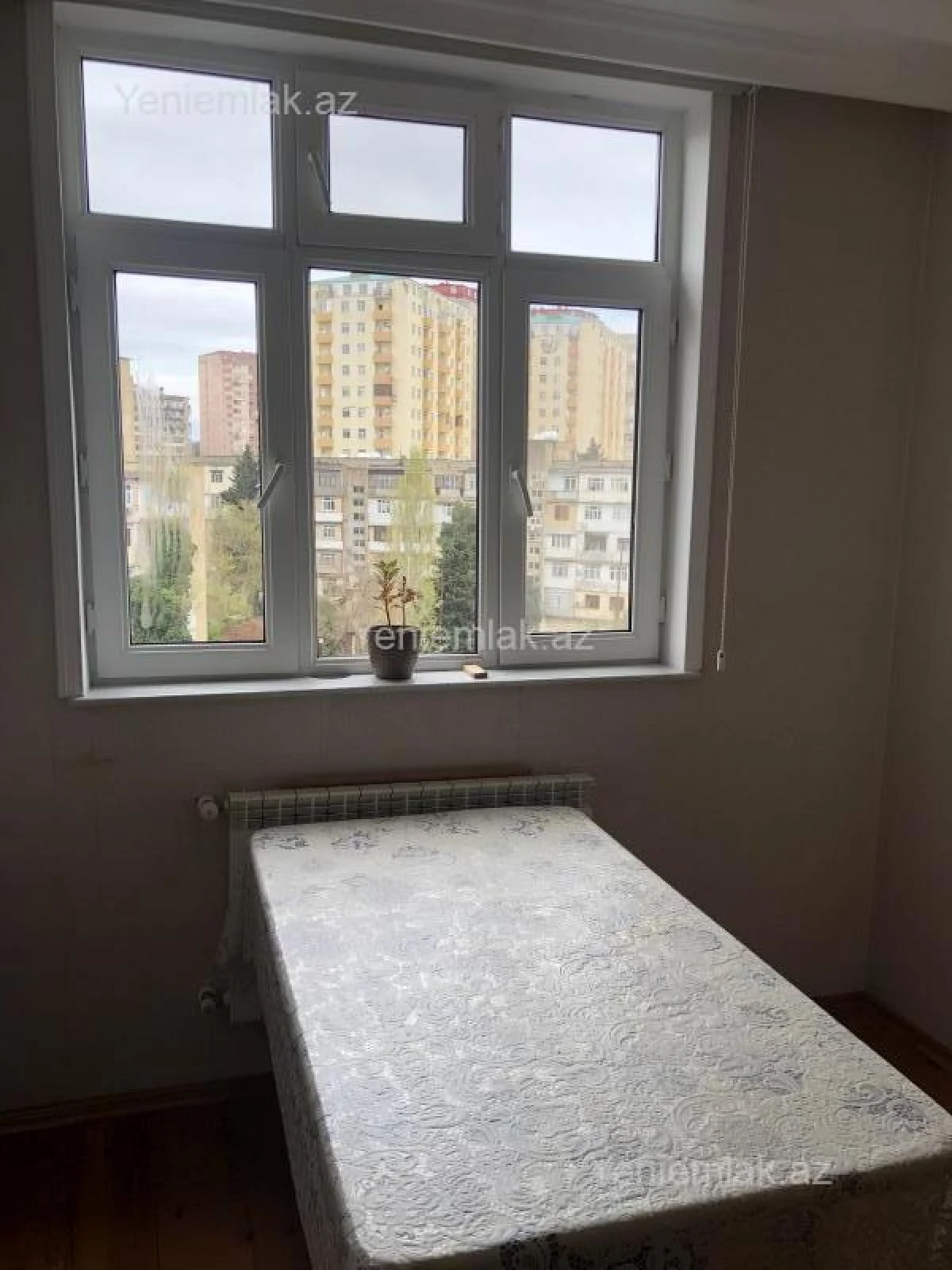 Satılır 3 otaqlı köhnə tikili 80 m²